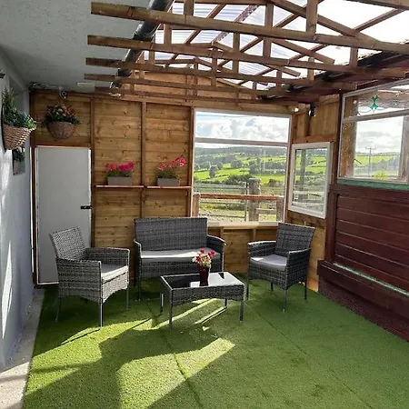 Stardust Getaway Tiny-home E32ak40 Piltown