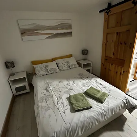 Stardust Getaway Tiny-home E32ak40