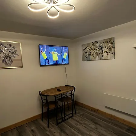 Stardust Getaway Tiny-home E32ak40 بيت للعطل Piltown